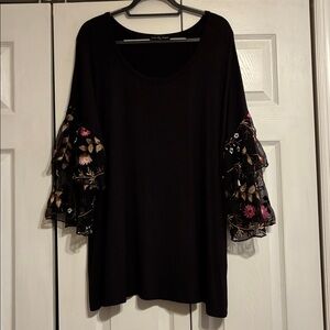 Kim & Cami Elegant Black Blouse